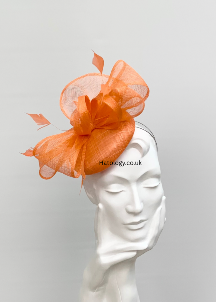 Cream Button Pillbox Fascinator