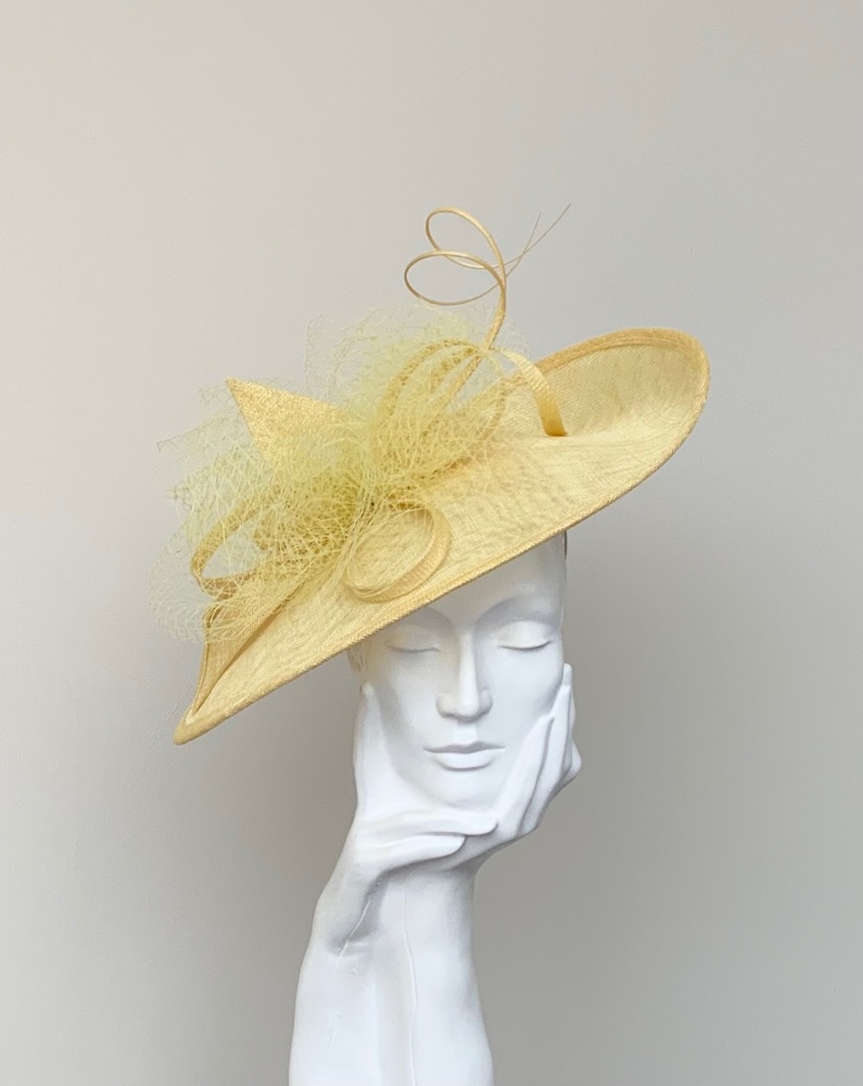 Pale Yellow Netted Cloud Hatinator Fascinator