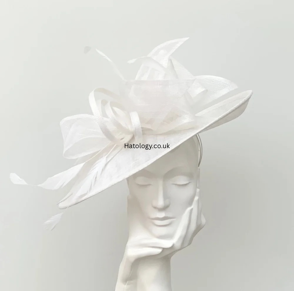 Off White Bow Hatinator