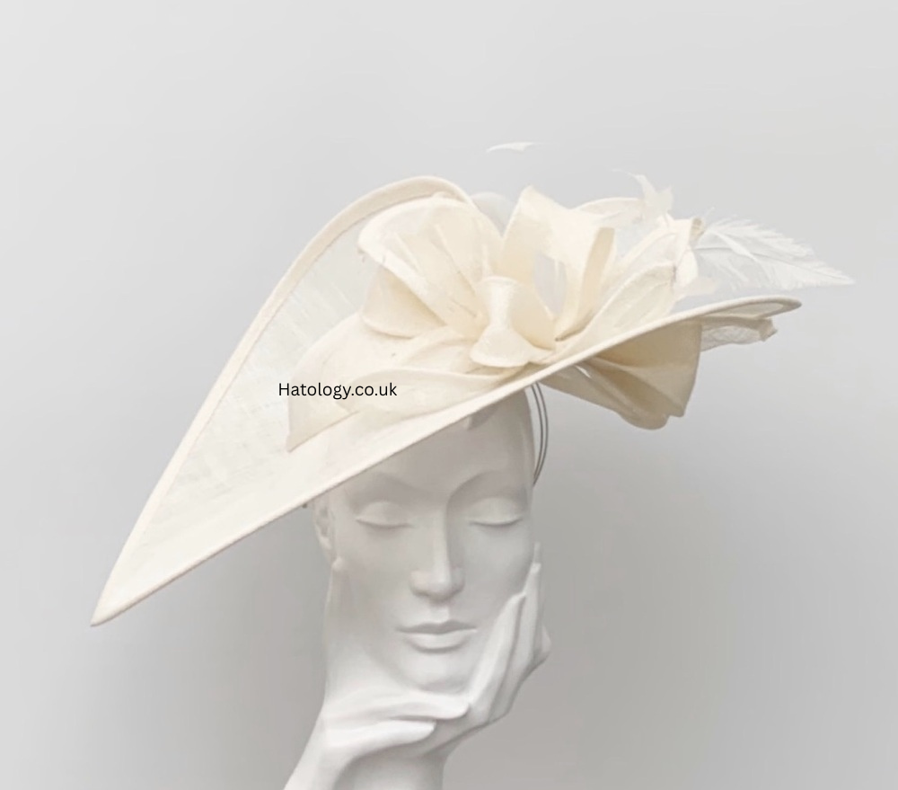 Pale Cream Very Large Hatinator Hat