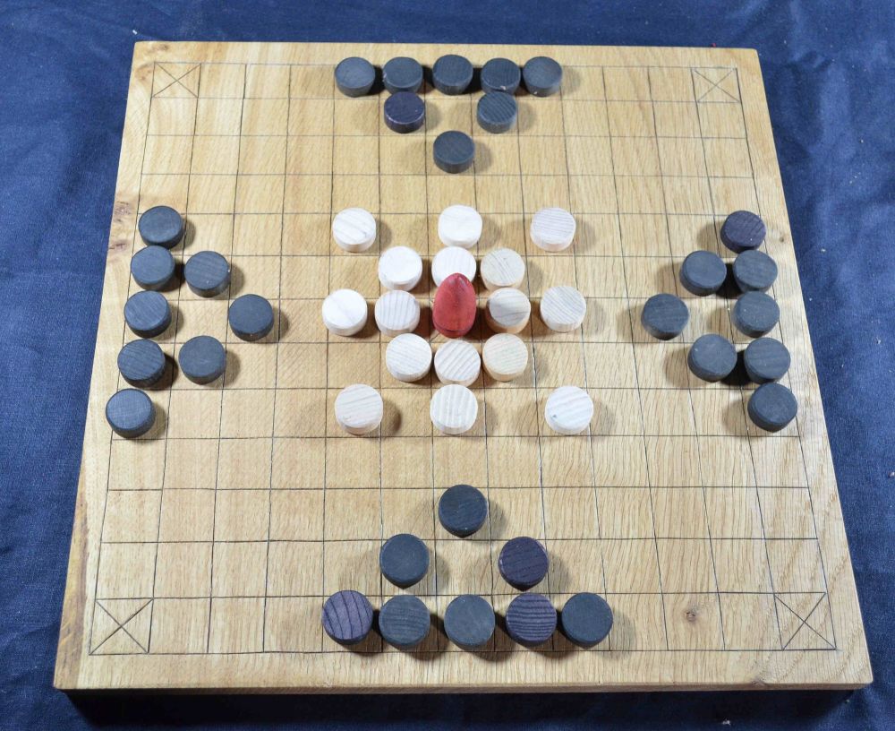 Two-sided game board – Hnefatafl side