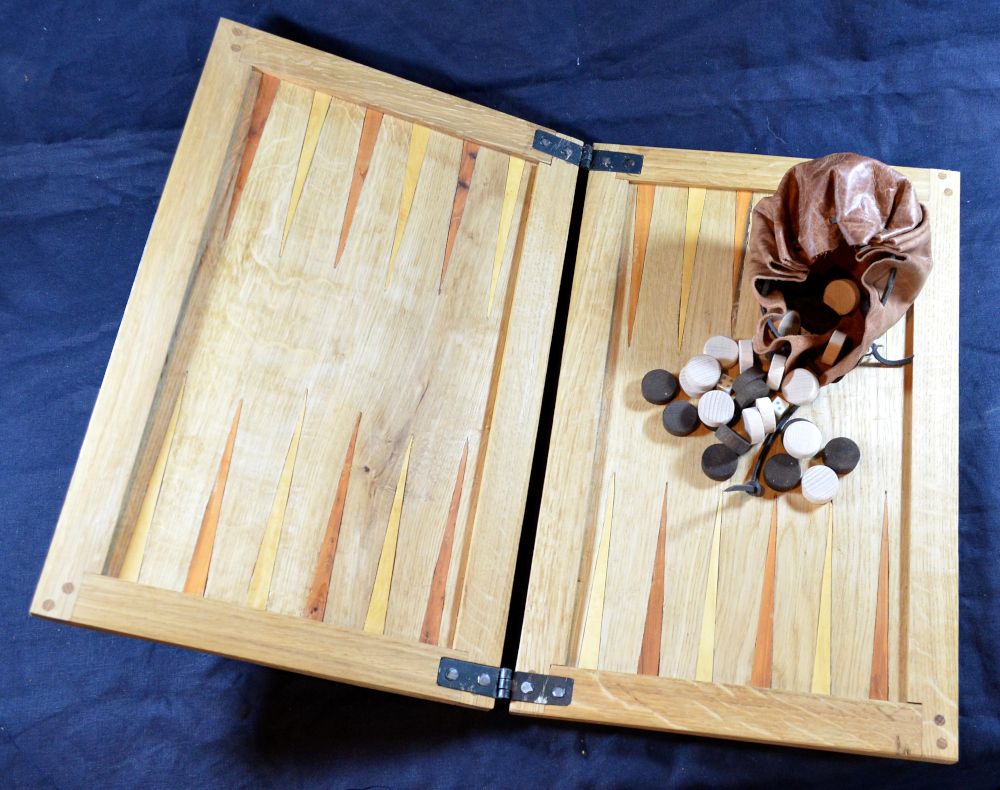 Mary Rose-style tables board; inlaid box and yew points; with beech wood co