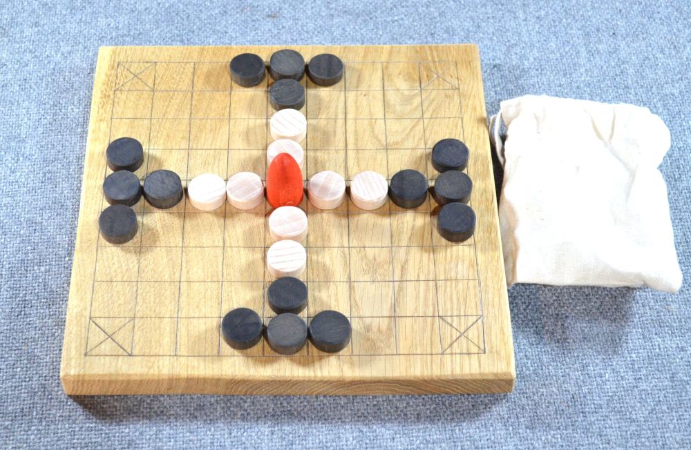 Tafl, small oak board, no border, 9 x 9 squares