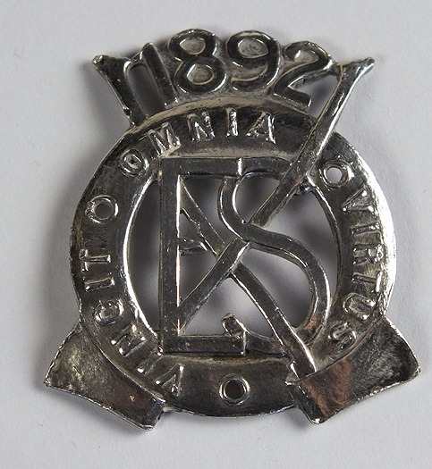 Vintage Military Badge E S 1892 Vincit Omnia Virtus