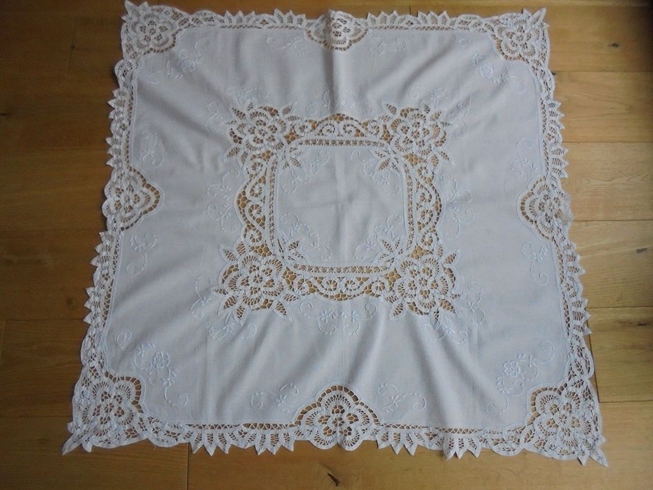 Antique / Vintage White Work Embroidery Linen & Lace Tablecloth, 33