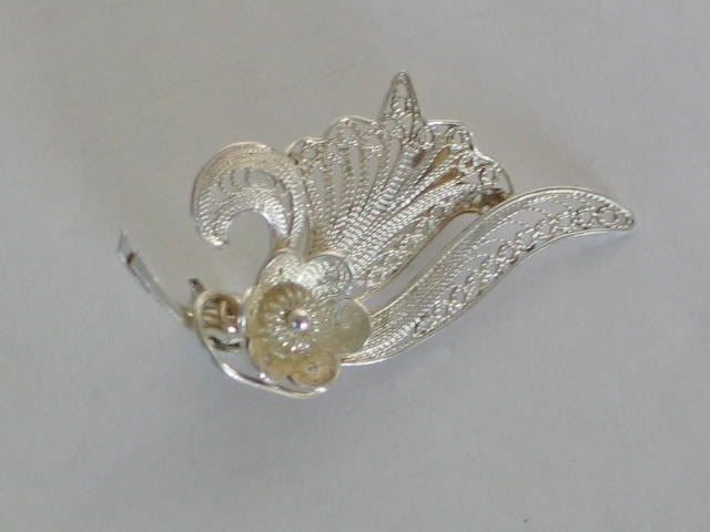 Silver Filigree Pin Brooch With Flower & Leaf Design-Circa 1950s / 1960s Vintage