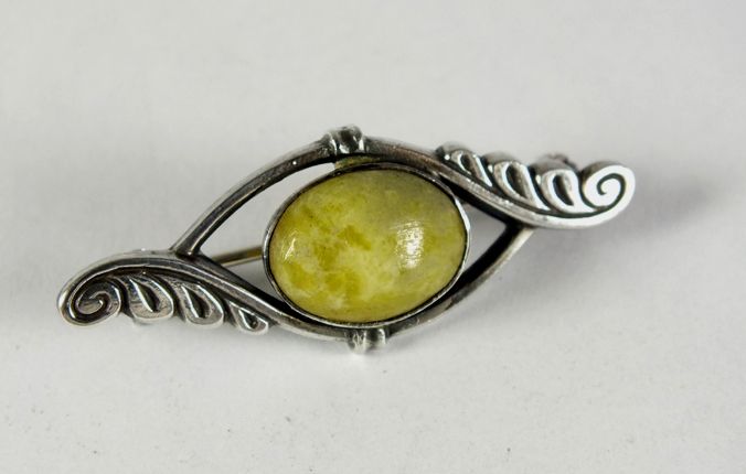 Sterling Silver & Green Agate Cabochon Brooch