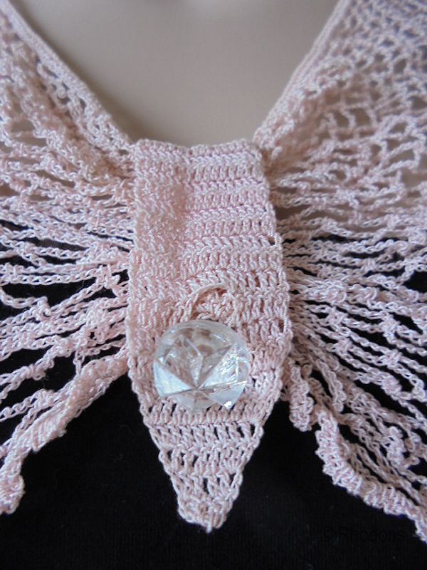 Vintage Pink Open Crochet Lace Capelet Collar, Circa 1930s  