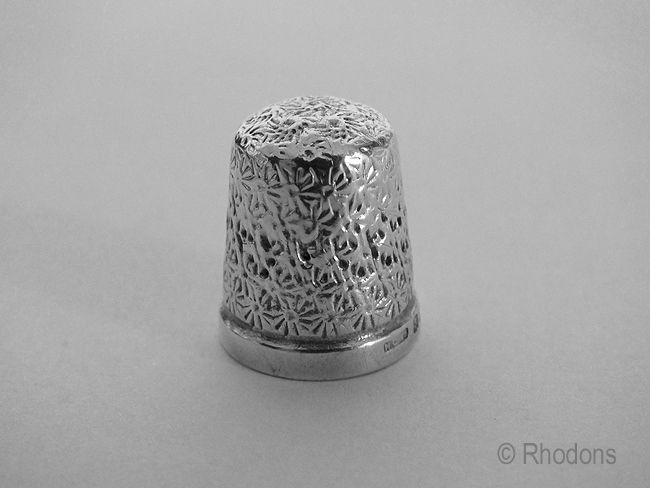 Sterling Silver Thimble, Henry Griffith & Sons,  Birmingham 1969