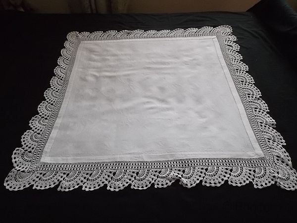 Damask Huckaback Linen & Crochet Lace Tablecloth, Daffodil Pattern