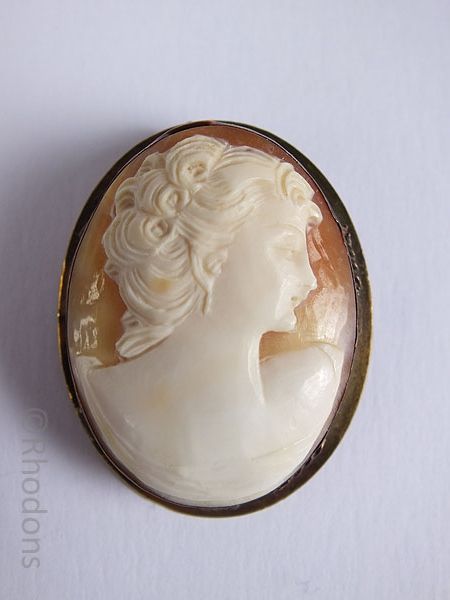 Carved Cameo Brooch-Antique 