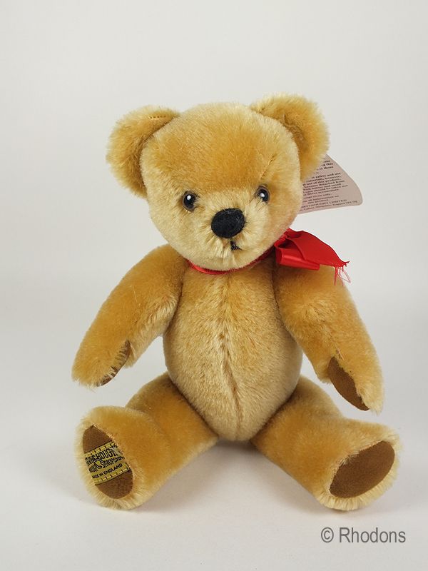 Traditional Merrythought London Gold Teddy Bear