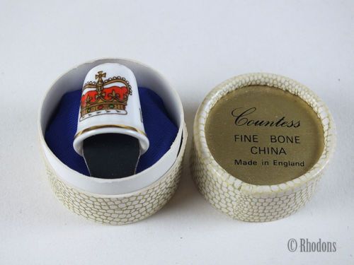 Queen Elizabeth II Silver Jubilee Commemorative Thimble, Countess Bone China 