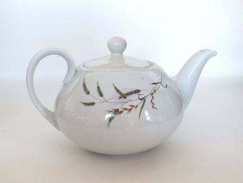 Ridgway Teapot - Canadiana Design