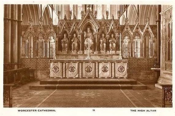 The High Altar, Worcester Cathedral, Worcestershire Circa 1930s RP Postcard