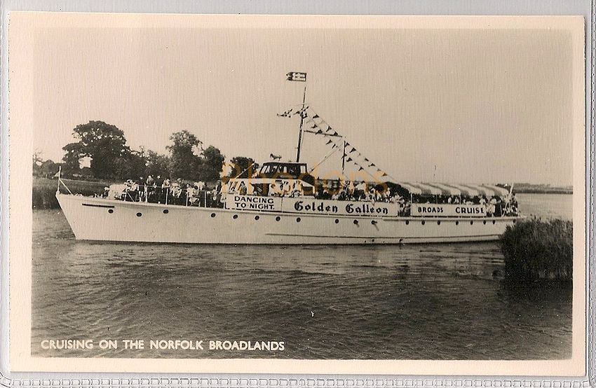 Norfolk: Pleasureboat Steamer M V Golden Galleon Cruising On The Norfolk Broads. Early 1900s
