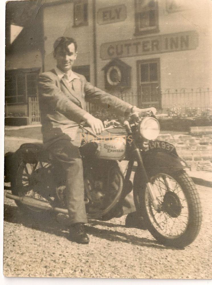 Royal Enfield Motorcycle, Outside Cutter Inn, Ely, Unknown Male Rider