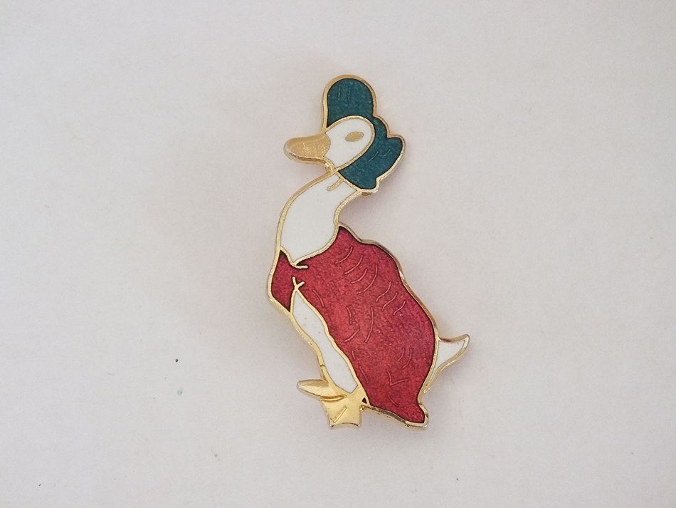 Beatrix Potter Jemima Puddle Duck Pin Pinback Brooch by Rainbow Designs