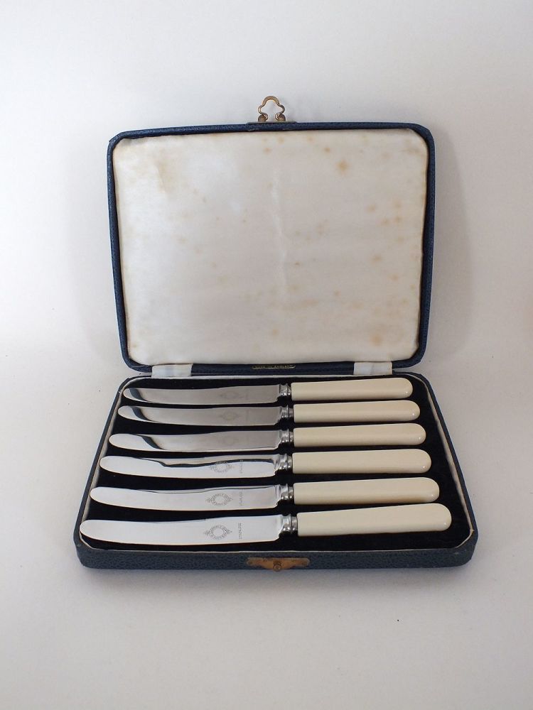 Dessert Knives 6 Place Setting, Boxed, Sheffield Stainless Steel