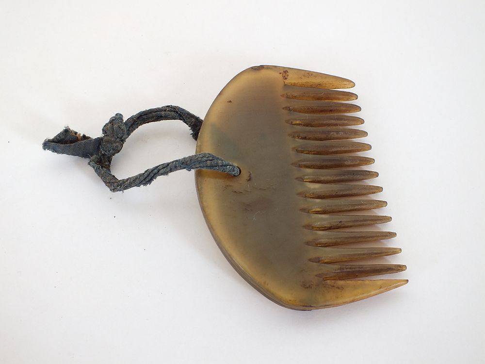 Carved Cow Horn Comb - Rustic