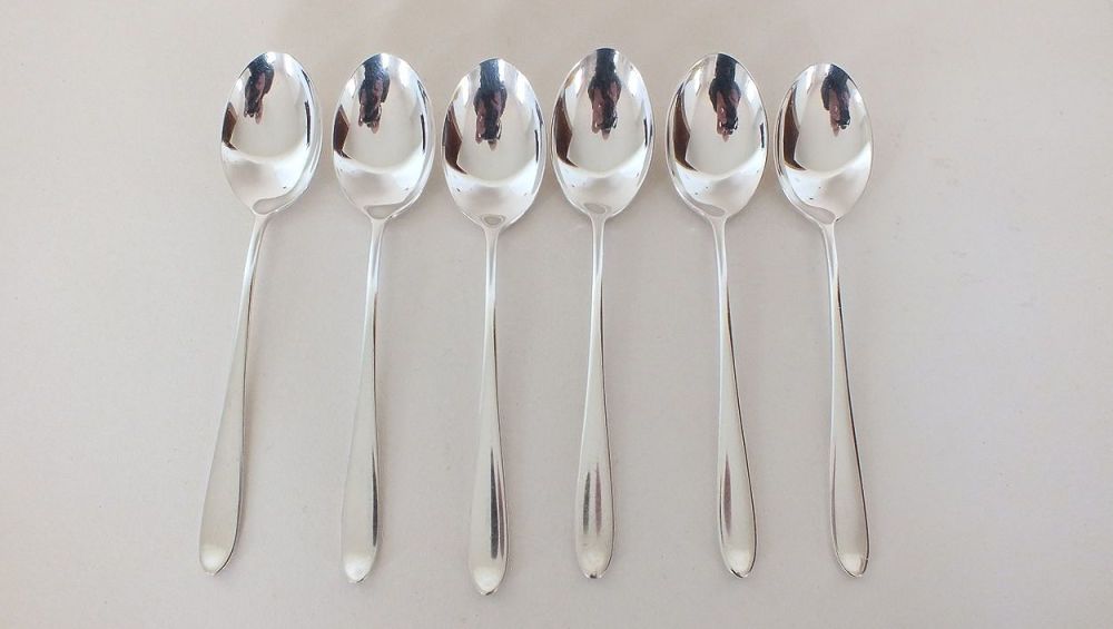 Walker & Hall Cutlery, PRIDE Pattern Dessert Spoons, 7.25
