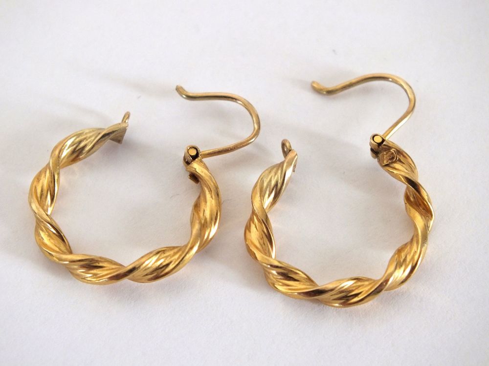 Unoaerre Rope Twist Hoop Earrings For Pierced Ears-0.375 / 9ct  Gold