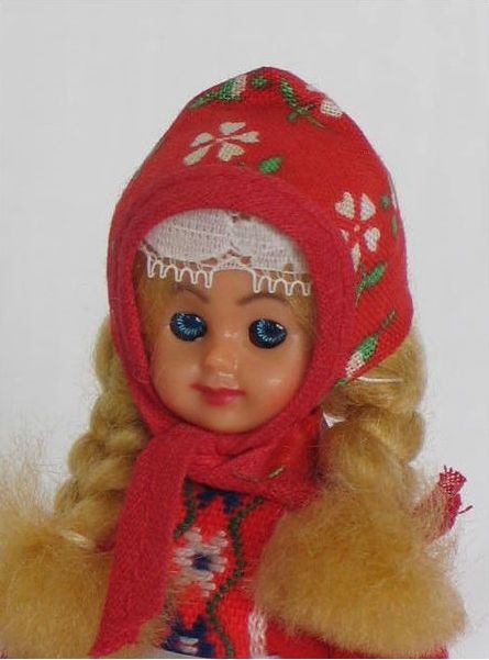Vintage Dutch Souvenir Costume Doll, City of Marken Holland