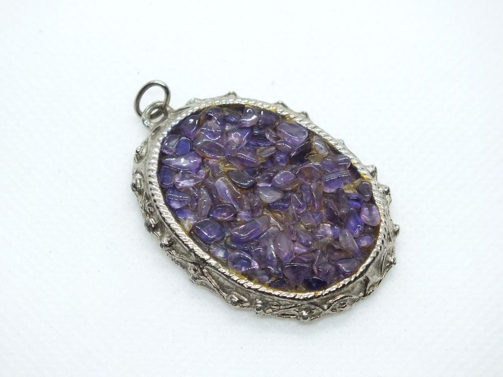 Necklace Pendant, Silvertone Set With Amethyst Coloured Chips