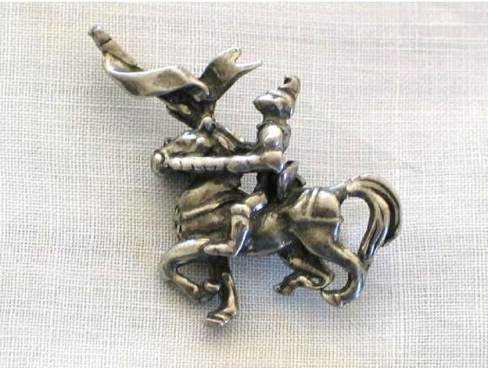 Medieval Knight On Horse Pin Brooch-Hollywood Design Jewellery
