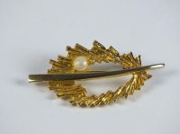 Leaf and Faux Pearl Pin Brooch-Hollywood Jewellery-Circa 1950s,1960s Vintage
