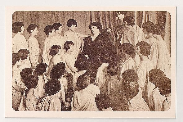 Isadora Duncan, 1922. Nostalgia Reproduction Postcard