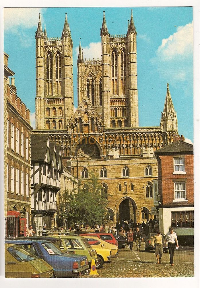 England: Lincolnshire. Exchequer Gate And Cathedral Lincoln, Lincs. Colour Printed Postcard. Circa 1970s