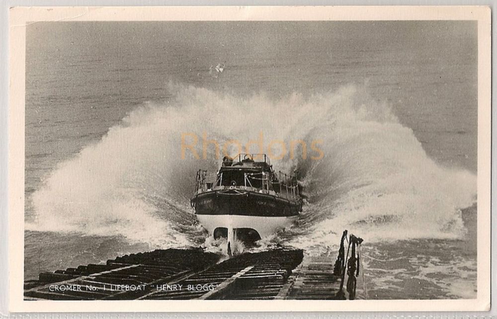 Cromer R N L I No1 Lifeboat Henry Blogg 1960s Real Photo Postcard-HETHERINGTON