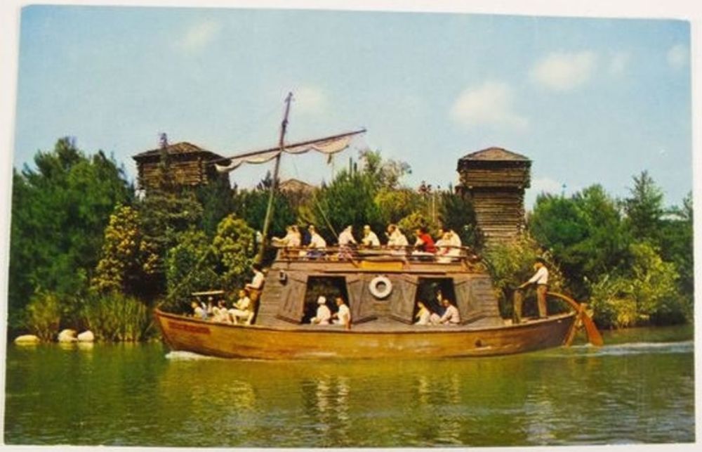  Keel Boat Frontierland-Disney Magic Kingdom California Postcard 