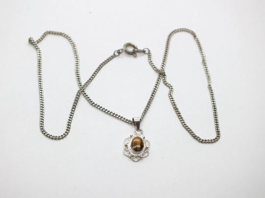 Sterling Silver Tigers Eye Necklace Pendant & Chain