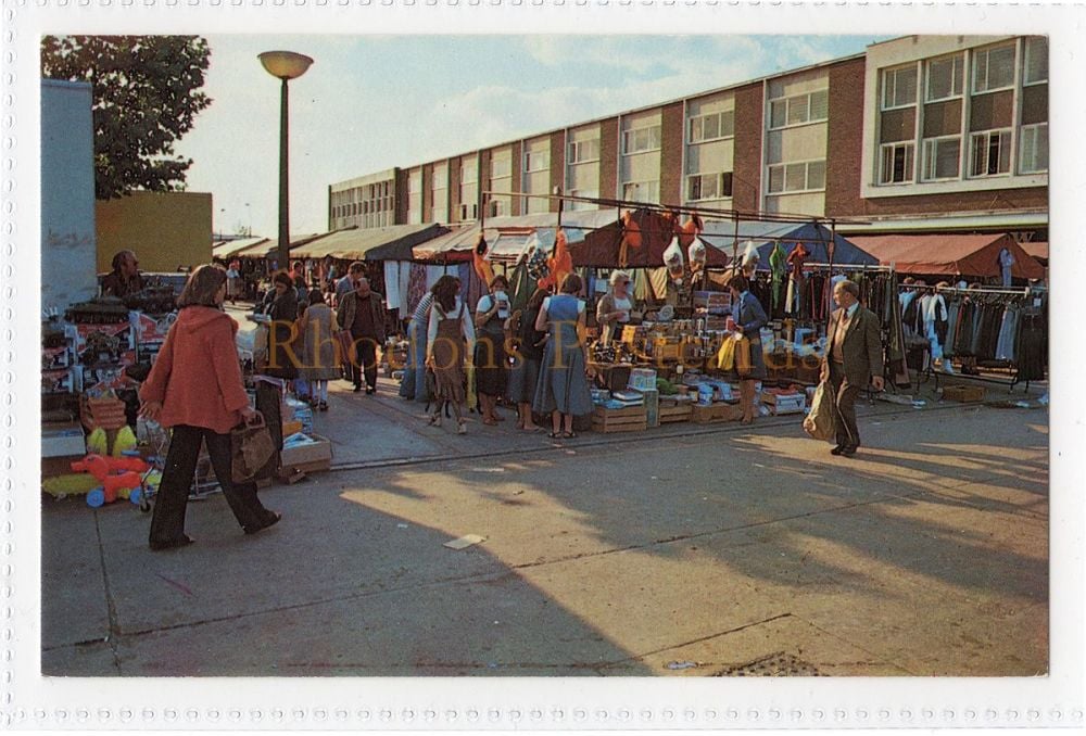 Basildon, Essex-The Market Place-!960s/70s Postcard