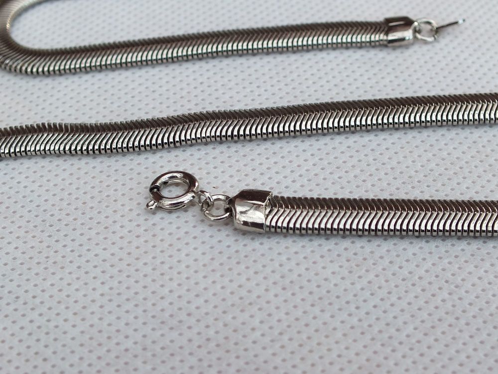 Vintage Herringbone Snake Necklace-29 Inches Length