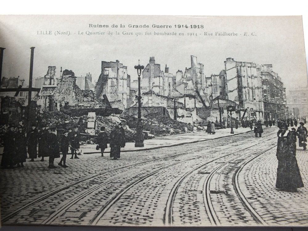 Ruins Of The Great War 1914-1918 - Booklet of 24 Detachable Photo Postcards