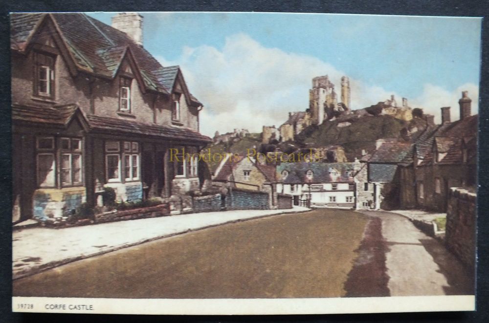 Corfe Castle, Dorset - Southern Stlye Prints Postcard