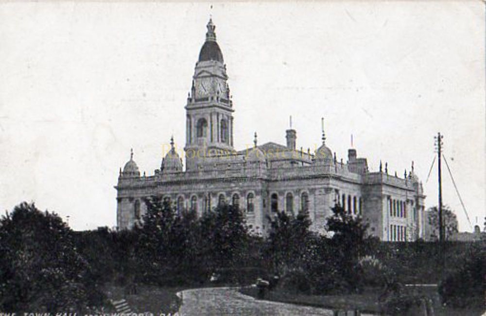 Portsmouth - Town Hall From Victoria Park - Early 1900s Postcard