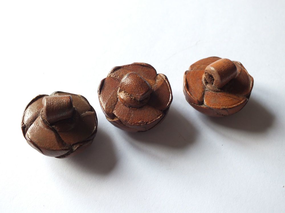 Vintage Leather Buttons x3- 30mm Diameter - Light Brown- Leather Loop Shanks