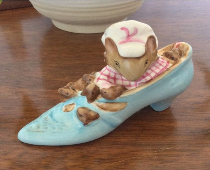 Beatrix Potter-The Old Woman Who Lived In A Shoe-Vintage Ornament