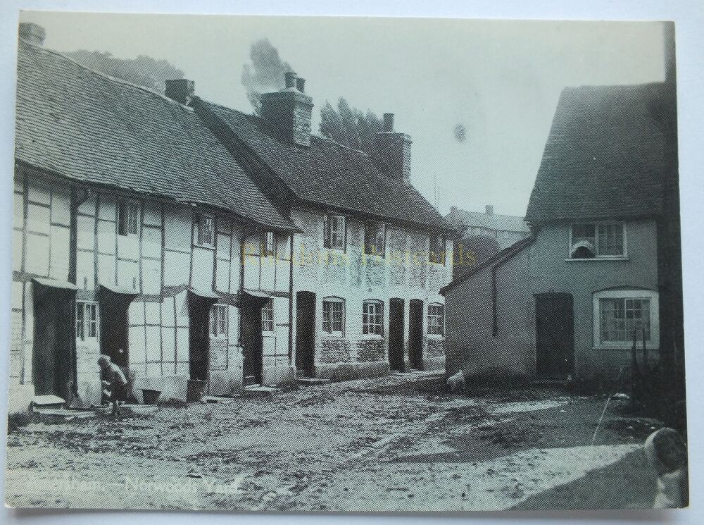 Cottages In Norwoods Yard Amersham Bucks-Circa 1900 View-Reproductioon Phot