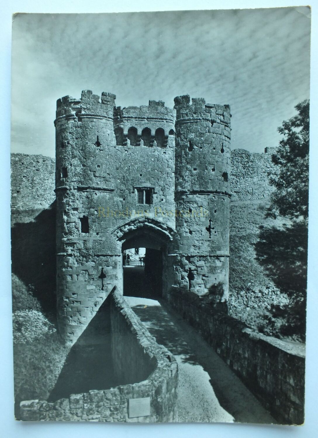 Carisbrooke Castle-The Gatehouse From West-RP Postcard