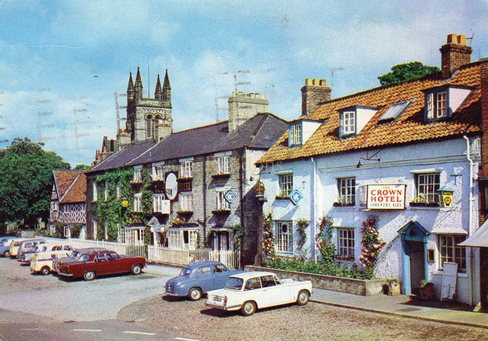 Market Place, Helmsley, Yorkshire-1970s Photo Postcard-Hotels-Cars