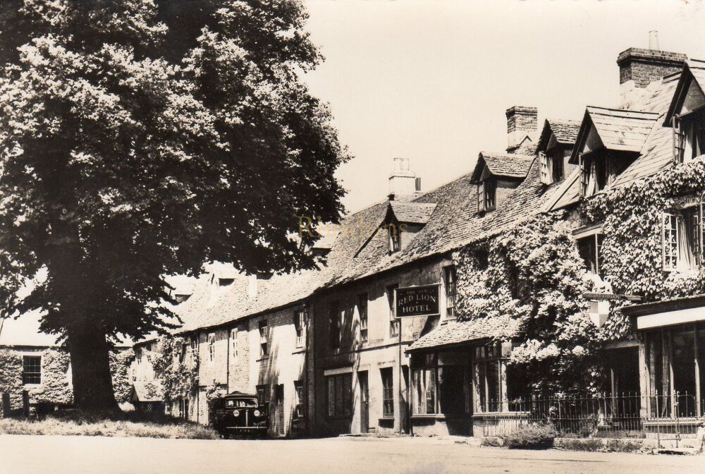 The Old Red Lion Hotel, Stow on the Wold, Gloucestershire-Real Photo Postca