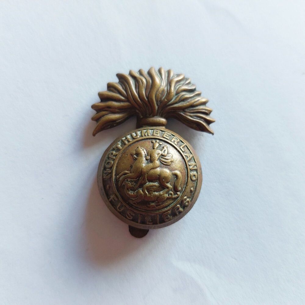 Northumberland Fusiliers Regiment Military Cap Badge-Original British Army Issue-WW1 Era