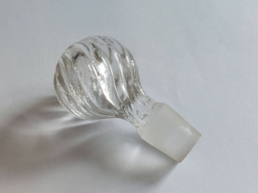 Moulded Glass Scent / Perfume Bottle Top Stopper (Wrythen Pattern)