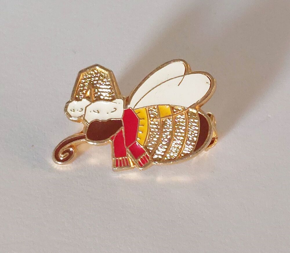 Christmas Bee Pin back Badge, Lapel Brooch