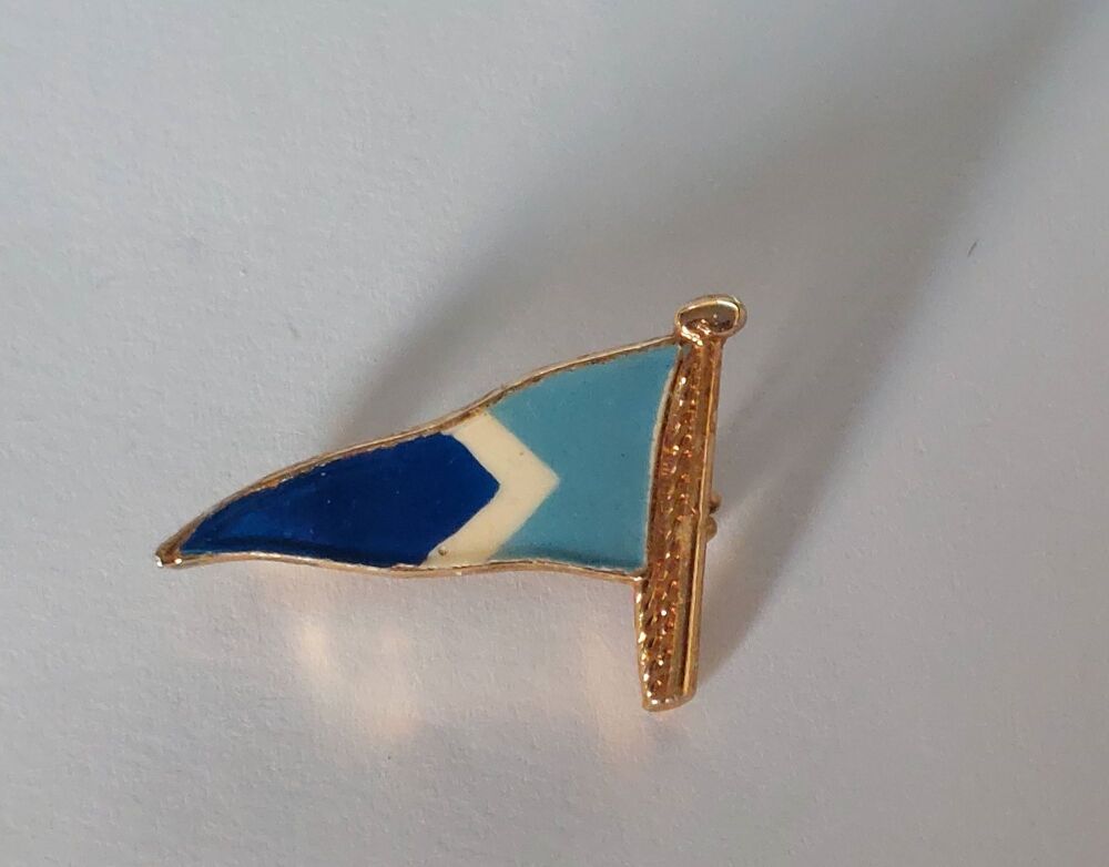 Blue and White Pennant Flag Pin Badge / Brooch